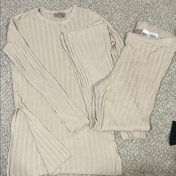 H&M Cream Ribbed Knit Set - Picture 2 of 7